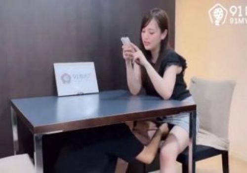 Còn gì sướng hơn khi được tận hưởng hương thơm quyến rũ của cô gia sư xinh đẹp